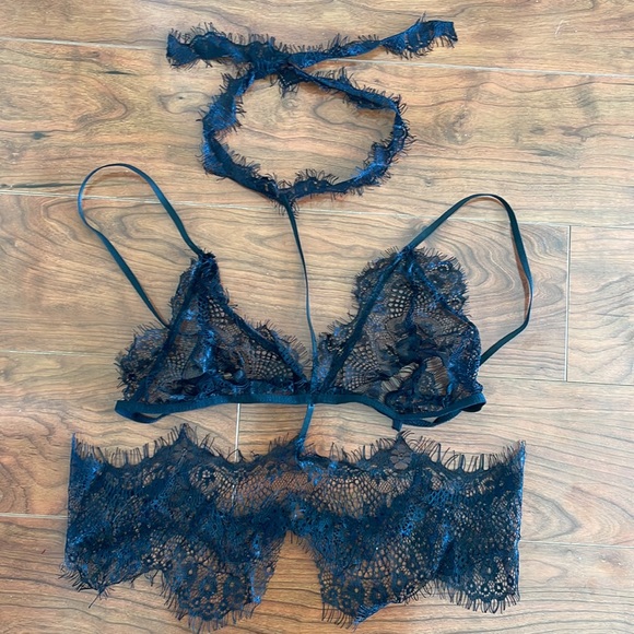 NWOT Black Lace Two Piece Lingerie Set - Picture 2 of 6